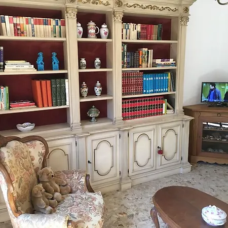 La Casa Di Nila Apartment *