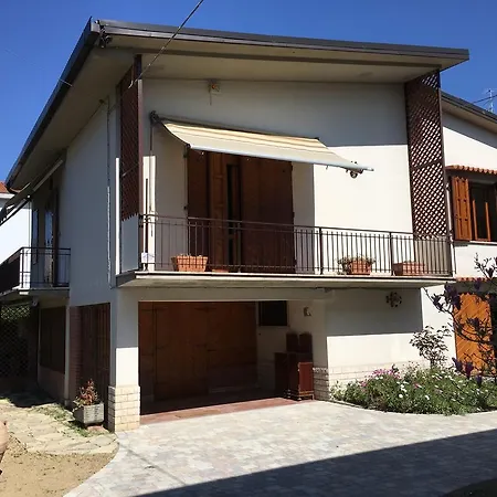 La Casa Di Nila Apartman *